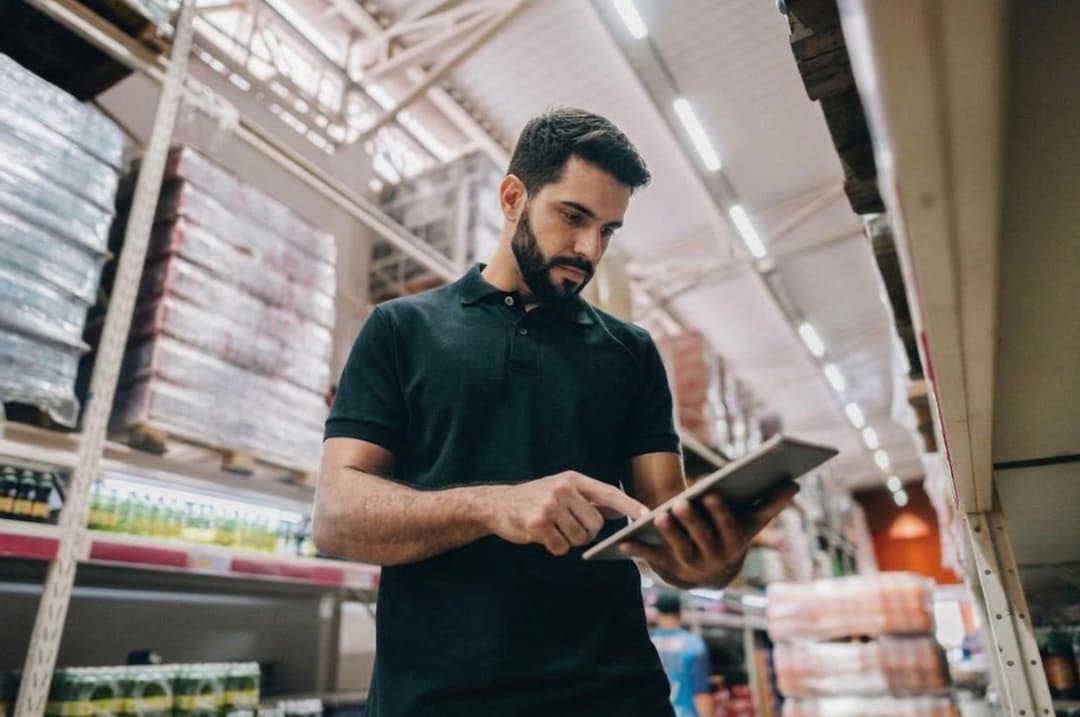 Planograma para Atacarejo: Como Estruturar Gôndolas, Paletes e Fardos no Cash & Carry